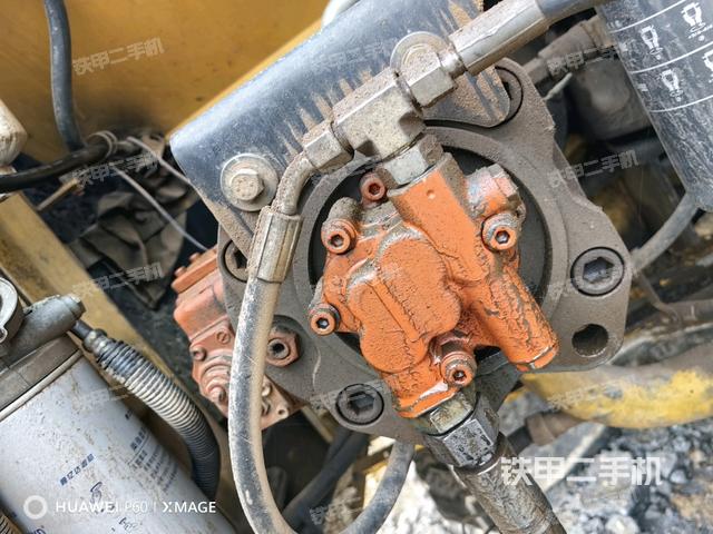 液壓泵艙室正面整體（整機(jī)外觀）