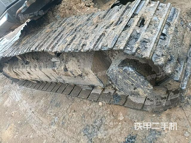 左側(cè)履帶整體?（行走機(jī)構(gòu)）