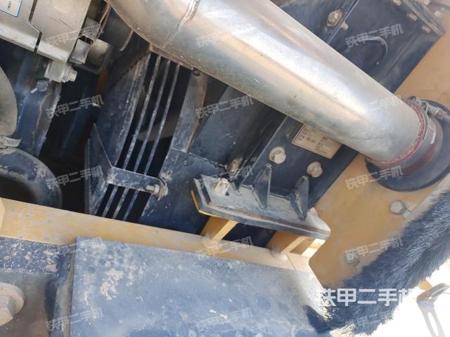 駕駛室內(nèi)座椅、儀表操作手柄全景（壓路機(jī)駕駛室）