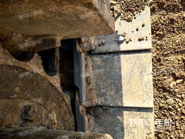 左驅(qū)動(dòng)輪（行走機(jī)構(gòu)）