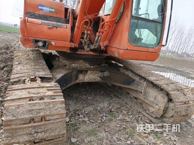 大臂油缸整體?豎拍（工作和回轉(zhuǎn)裝置）