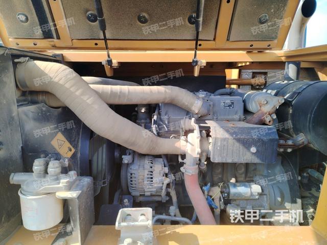 發(fā)動(dòng)機(jī)室（上車部件）