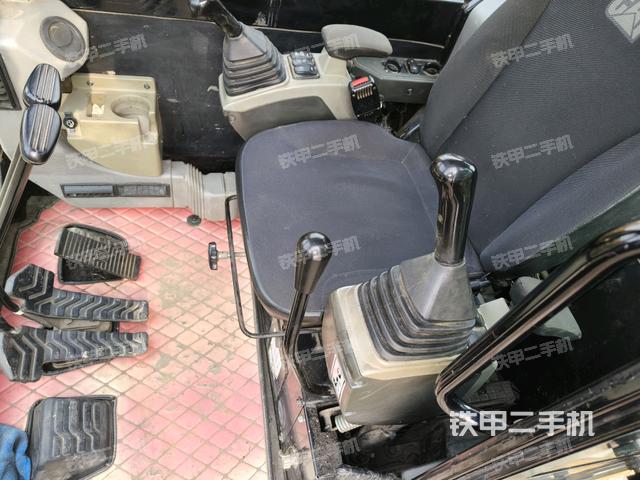 座椅左側(cè)控制臺/音響/含左手柄（駕駛室部分）