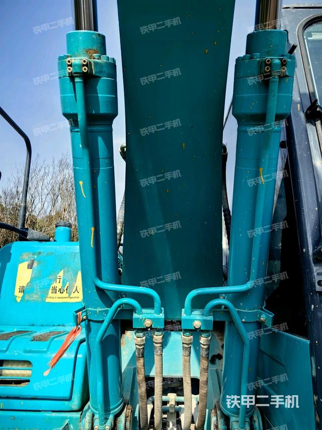 大臂油缸整體?豎拍（工作和回轉(zhuǎn)裝置）