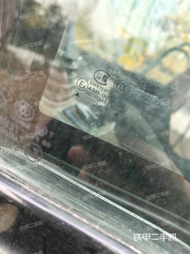 右側(cè)玻璃角標（駕駛室部分）