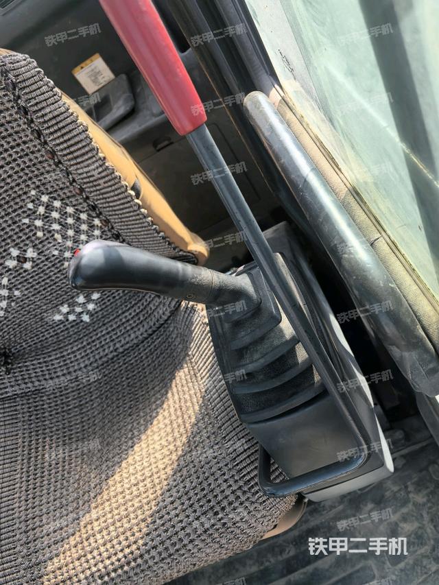 座椅右側(cè)控制臺/鑰匙門/油門/含右手柄（駕駛室部分）