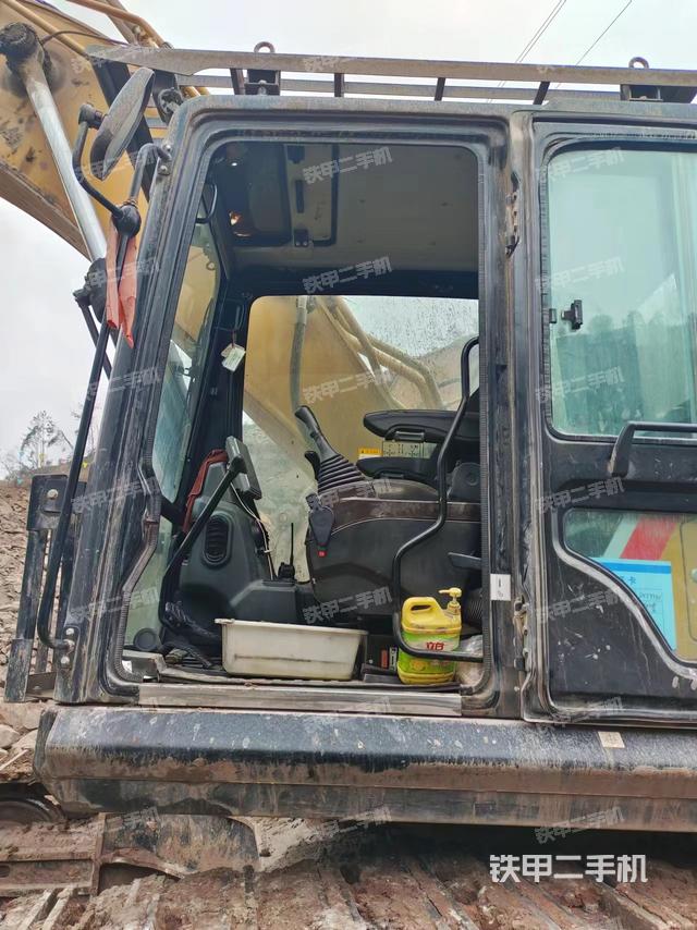 驾驶室整体（整机外观）