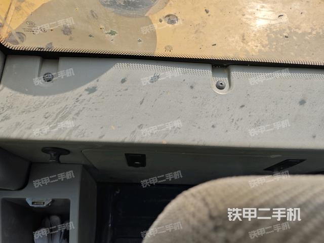 座椅后部（驾驶室部分）