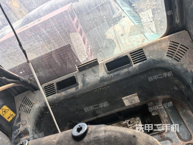 左后方玻璃角標(駕駛室部分) 左后方玻璃角標(駕駛室部分)