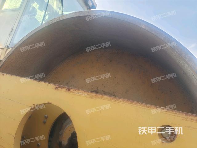 前車架正右側(cè)（壓路機(jī)前后車架）