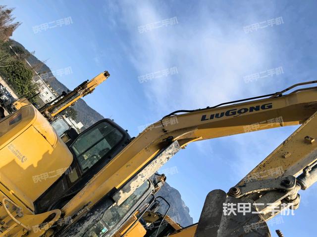 大臂整體?右側(cè)(工作和回轉(zhuǎn)裝置) 大臂整體?右側(cè)(工作和回轉(zhuǎn)裝置)