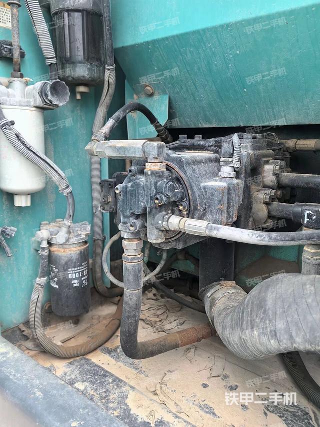 液壓泵斜45?左（大件艙室）