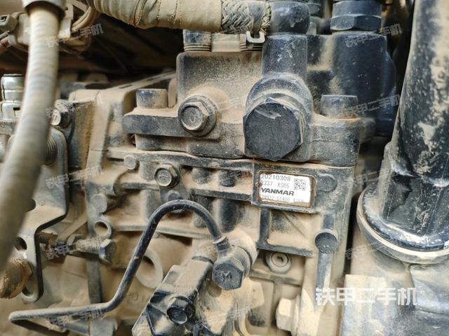 回轉(zhuǎn)馬達(dá)和主控閥（整機(jī)外觀）