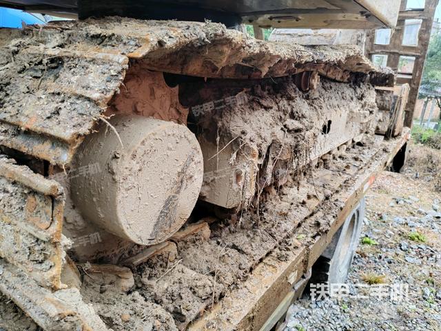 左側(cè)履帶整體?（行走機(jī)構(gòu)）