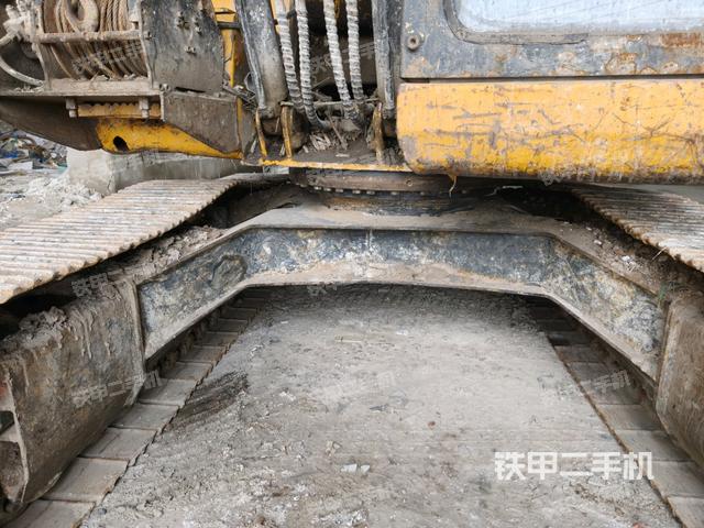 大臂根部?斜視(工作和回轉(zhuǎn)裝置) 大臂根部?斜視(工作和回轉(zhuǎn)裝置)