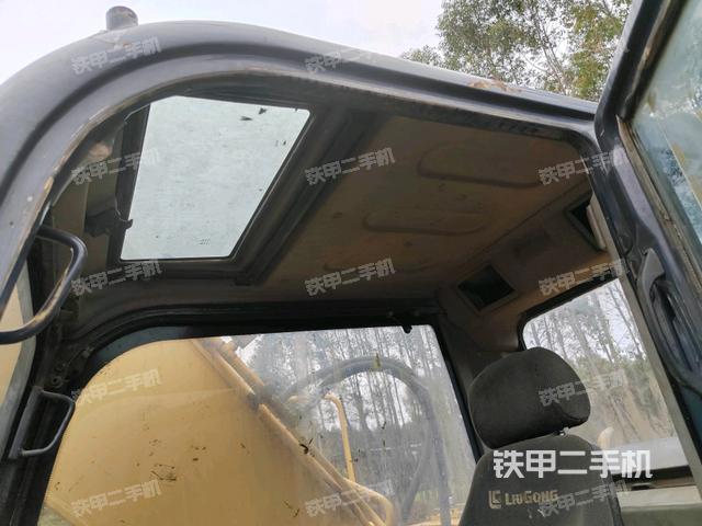 座椅左側(cè)控制臺/音響/含左手柄（駕駛室部分）