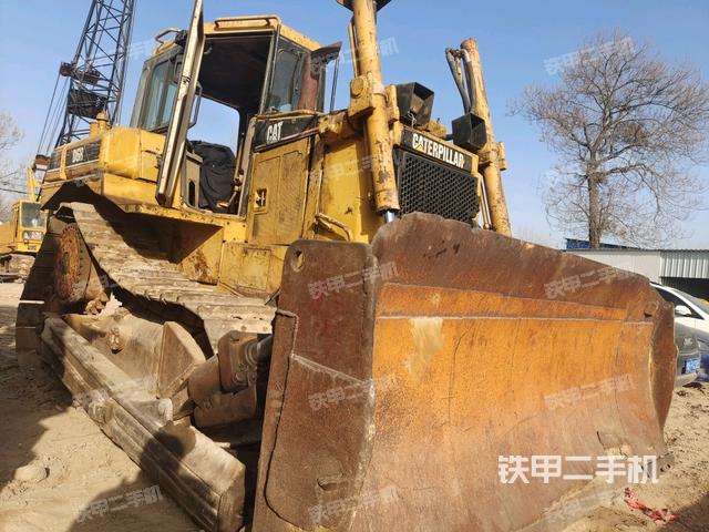 右后45°(推土機(jī)整車外觀) 右后45°(推土機(jī)整車外觀)
