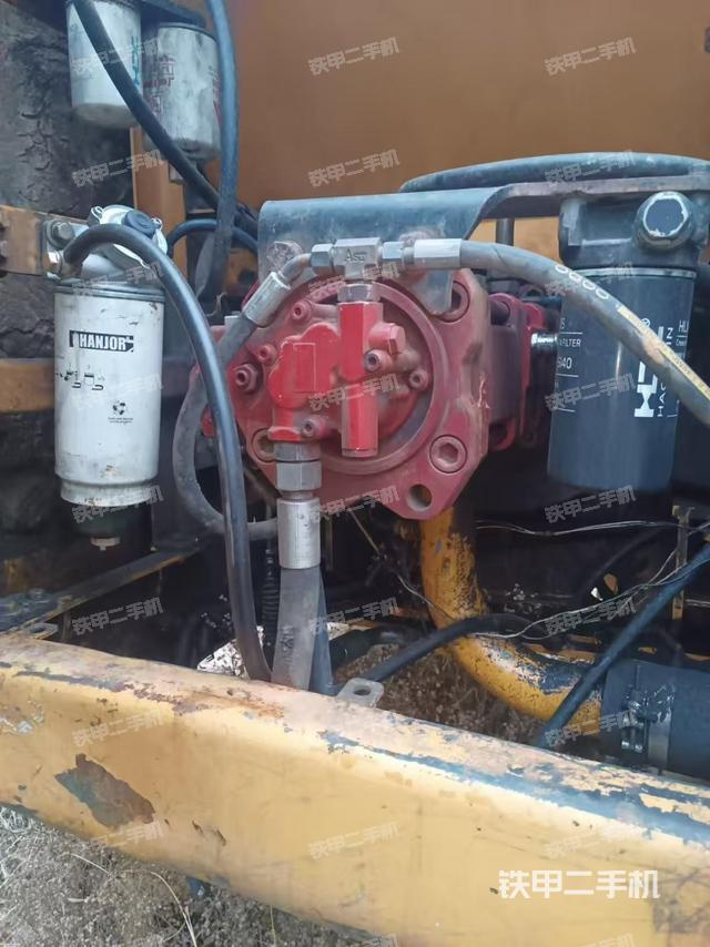 液壓泵斜45?右（大件艙室）