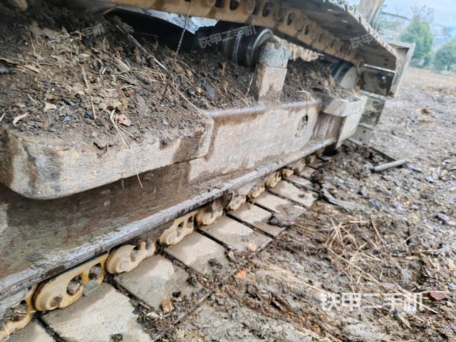 右驅(qū)動(dòng)輪（行走機(jī)構(gòu)）