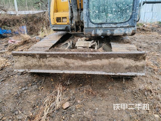 轉(zhuǎn)盤(pán)和下車(chē)架正前（工作和回轉(zhuǎn)裝置）