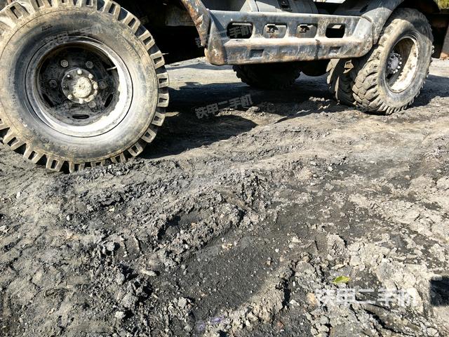 左側(cè)履帶整體?(行走機(jī)構(gòu)) 左側(cè)履帶整體?(行走機(jī)構(gòu))