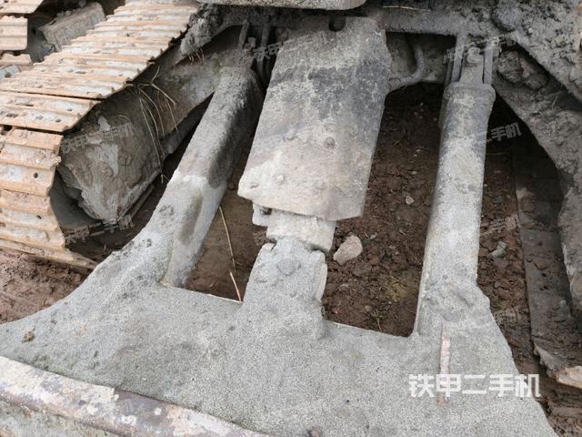 大臂根部?斜（工作和回轉(zhuǎn)裝置）