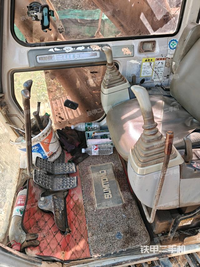 座椅左側(cè)控制臺/音響/含左手柄（駕駛室部分）