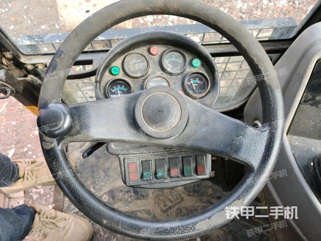 顯示屏?(駕駛室部分) 顯示屏?(駕駛室部分)