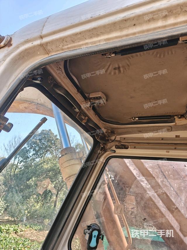 座椅右側(cè)控制臺/鑰匙門/油門/含右手柄（駕駛室部分）