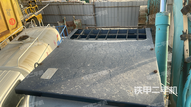 驾驶室顶部（整机外观）