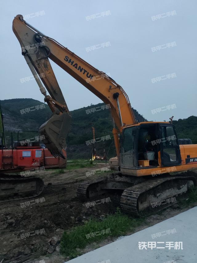 驾驶室整体（整机外观）