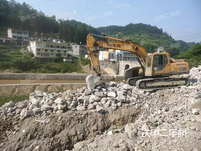 駕駛室整體（整機(jī)外觀）