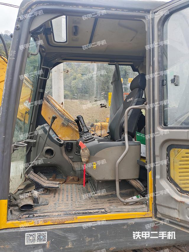 驾驶室整体（整机外观）