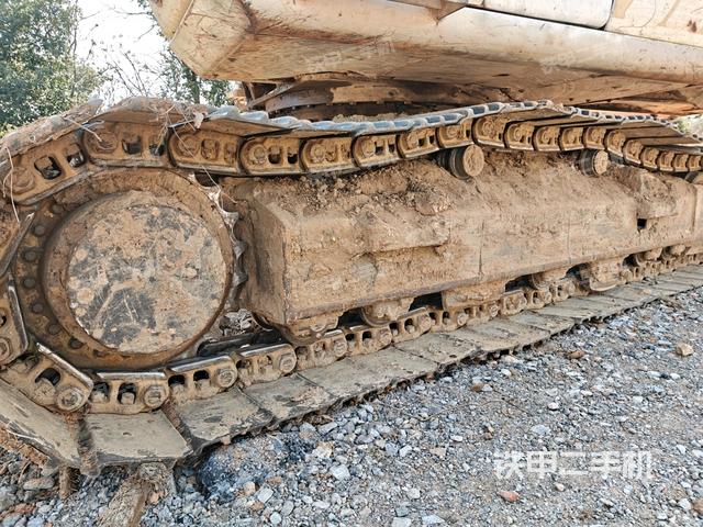 左驅(qū)動輪（行走機(jī)構(gòu)）