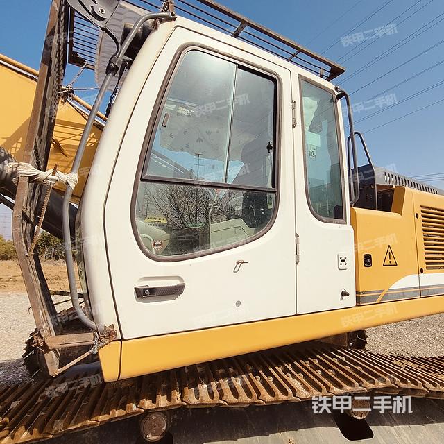 駕駛室整體（整機外觀）