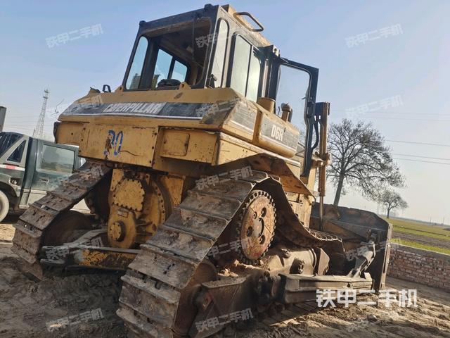 右前45°(推土機(jī)整車外觀) 右前45°(推土機(jī)整車外觀)