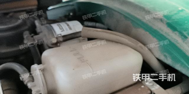 液壓泵艙室正面整體(整機外觀) 液壓泵艙室正面整體(整機外觀)