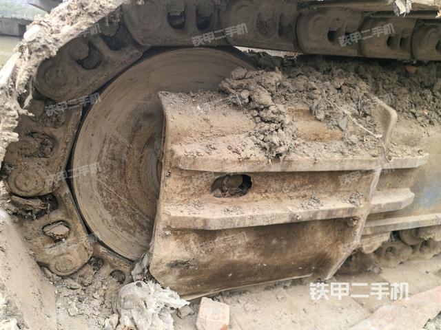 左驅(qū)動(dòng)輪（行走機(jī)構(gòu)）