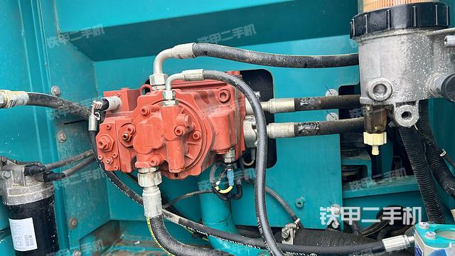 液壓泵斜45?左（大件艙室）