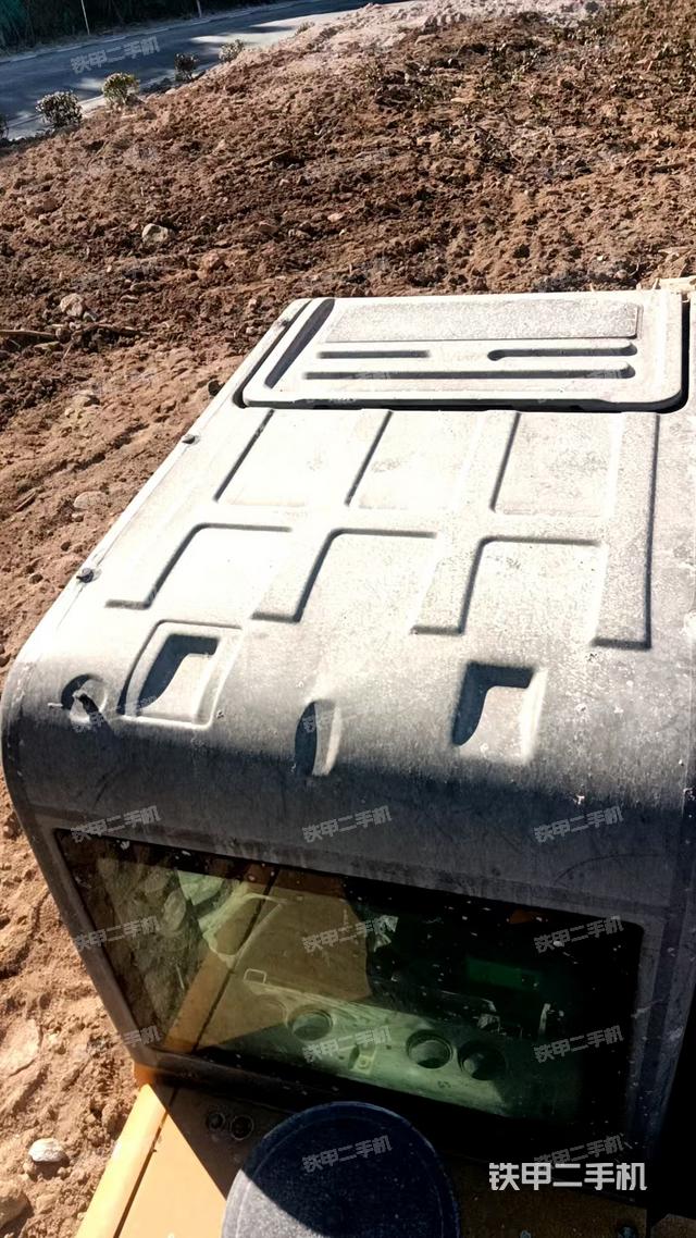 駕駛室頂部（整機(jī)外觀）