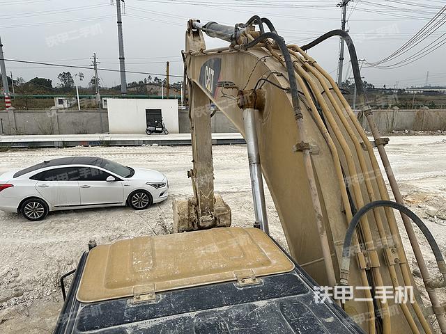 駕駛室頂部(整機外觀) 駕駛室頂部(整機外觀)