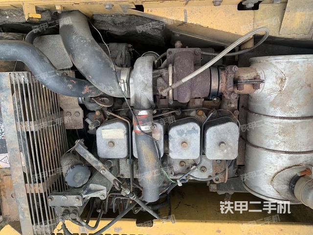 發(fā)動(dòng)機(jī)整體俯視(整機(jī)外觀) 發(fā)動(dòng)機(jī)整體俯視(整機(jī)外觀)