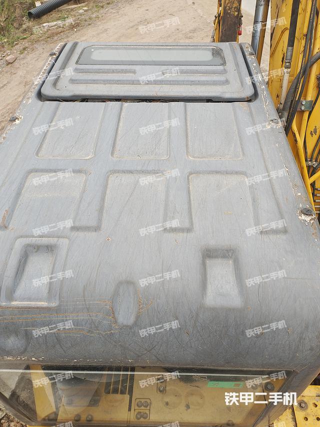 驾驶室顶部（整机外观）