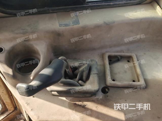 儀表盤全景(推土機(jī)駕駛室) 儀表盤全景(推土機(jī)駕駛室)