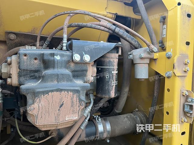 液壓泵艙室正面整體（整機(jī)外觀）