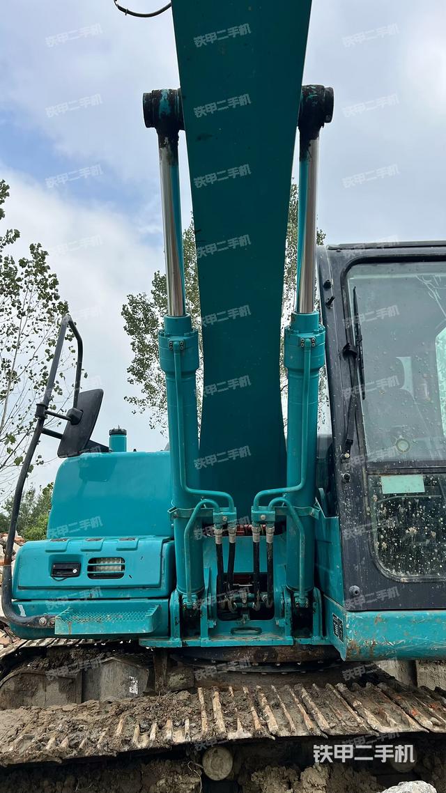 大臂油缸整體?豎拍（工作和回轉(zhuǎn)裝置）