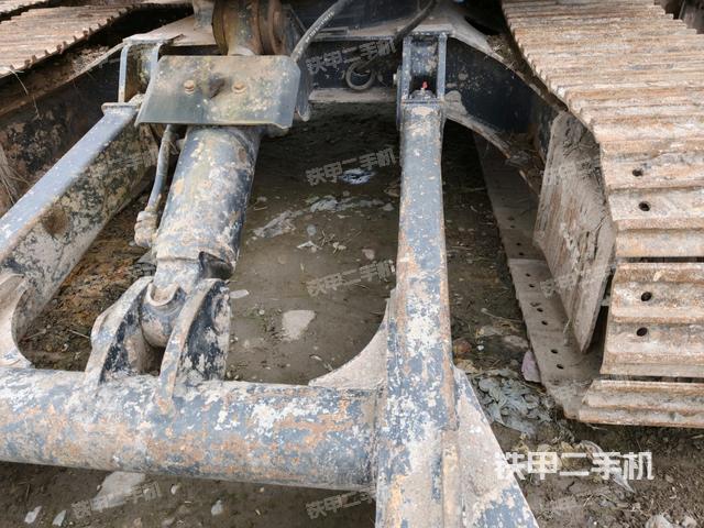 轉(zhuǎn)盤和下車架正前（工作和回轉(zhuǎn)裝置）