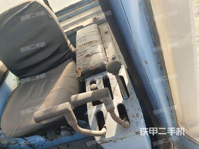 駕駛室內(nèi)部頂部（推土機(jī)駕駛室）