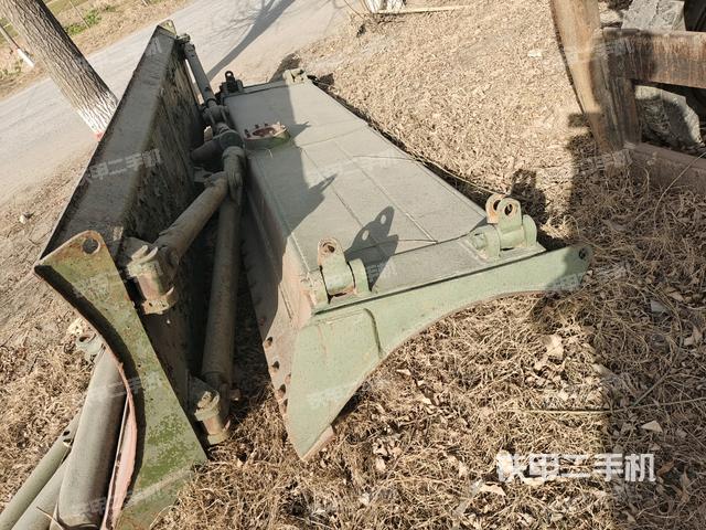 推土鏟左后（推土機(jī)底盤及工作裝置）