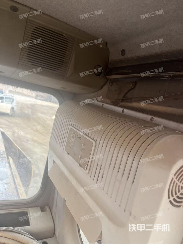 左后方玻璃角标（驾驶室部分）